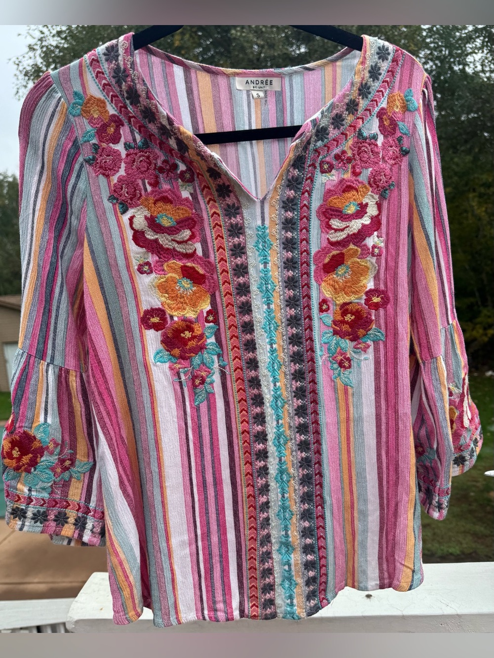 ANDREE BY UNIT boho floral Embroidered top Small